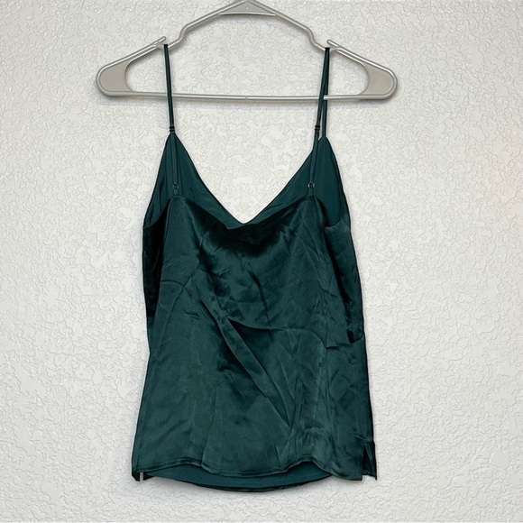 NWT L'AGENCE Silk Emerald Hunter Green Satin Classic V-Neck Camisole Tank Top XS - Picture 4 of 5